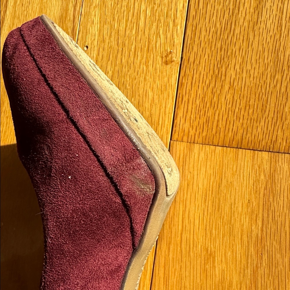 Maroon heels - Picture 3 of 3